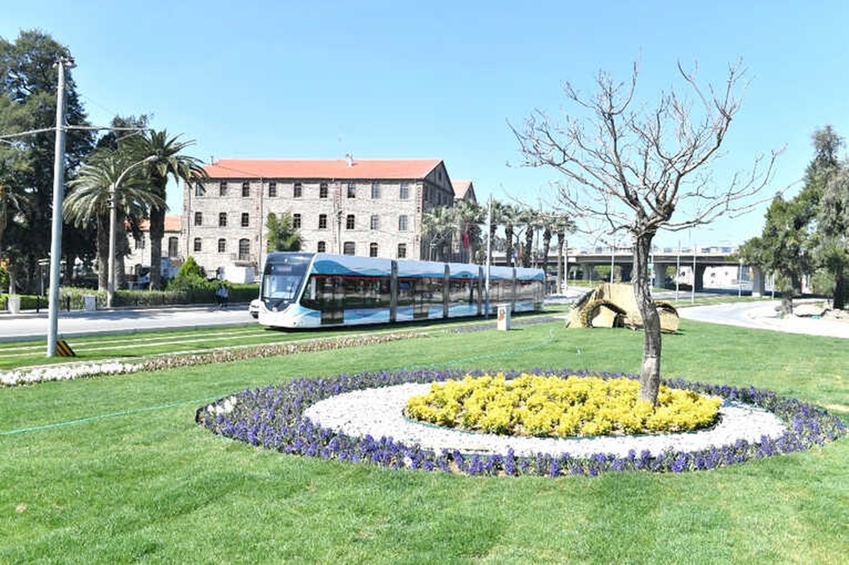 Bostanlı Köprüsü\'nde Yeni Trafik Düzenlemesi