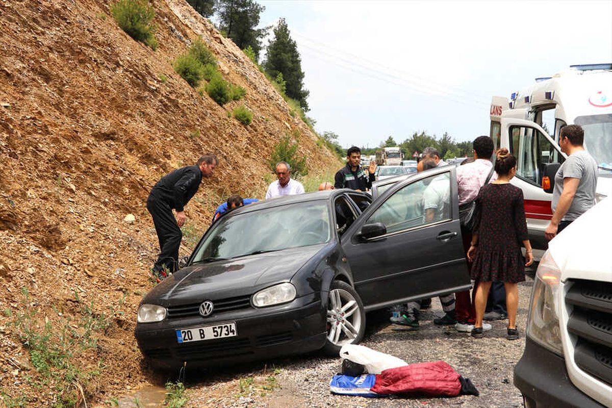 Güncelleme - Denizli\'de Trafik Kazası: 7 Yaralı