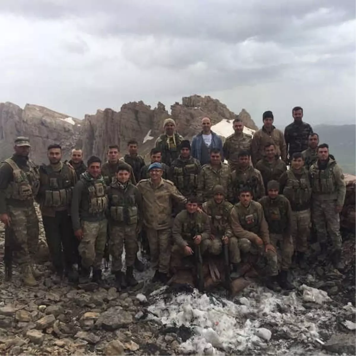 Kaymakam Şener Mehmetçiğin Bayramını Kutladı