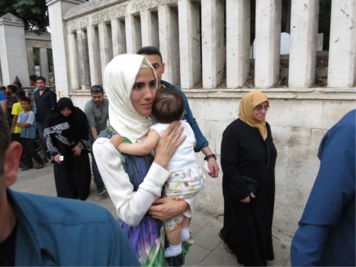 Sümeyye Erdoğan Bayraktar Bebeğiyle İlk Defa Görüntülendi