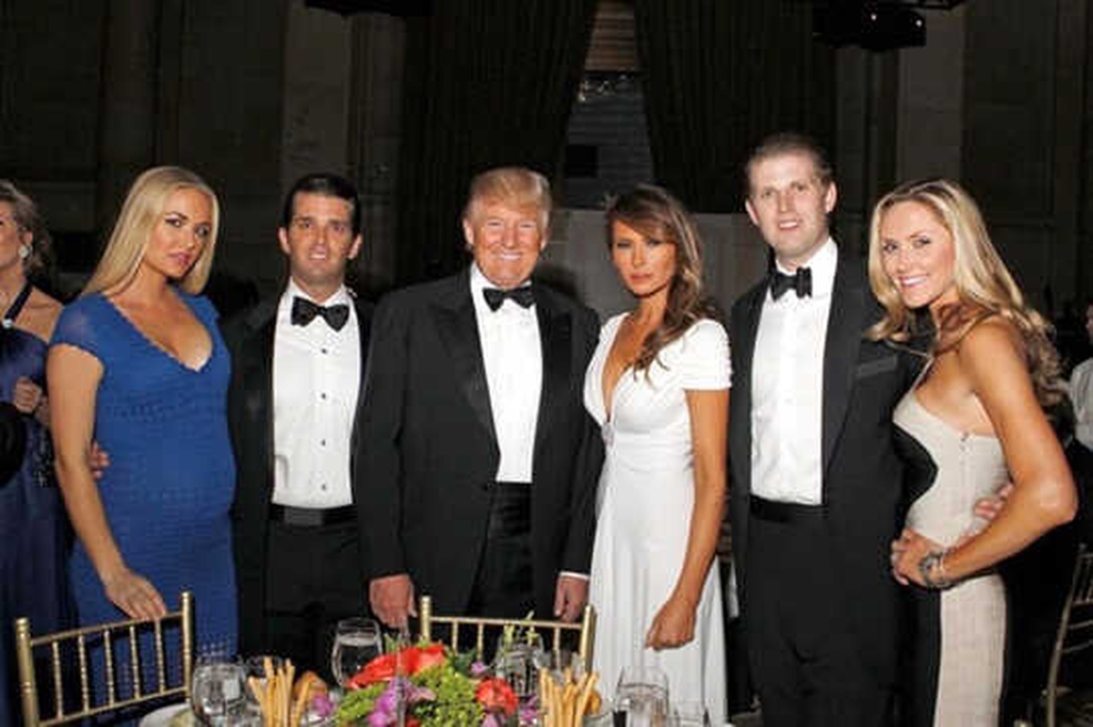 Trump\'a, Çocuklarına ve Vakfına Dava