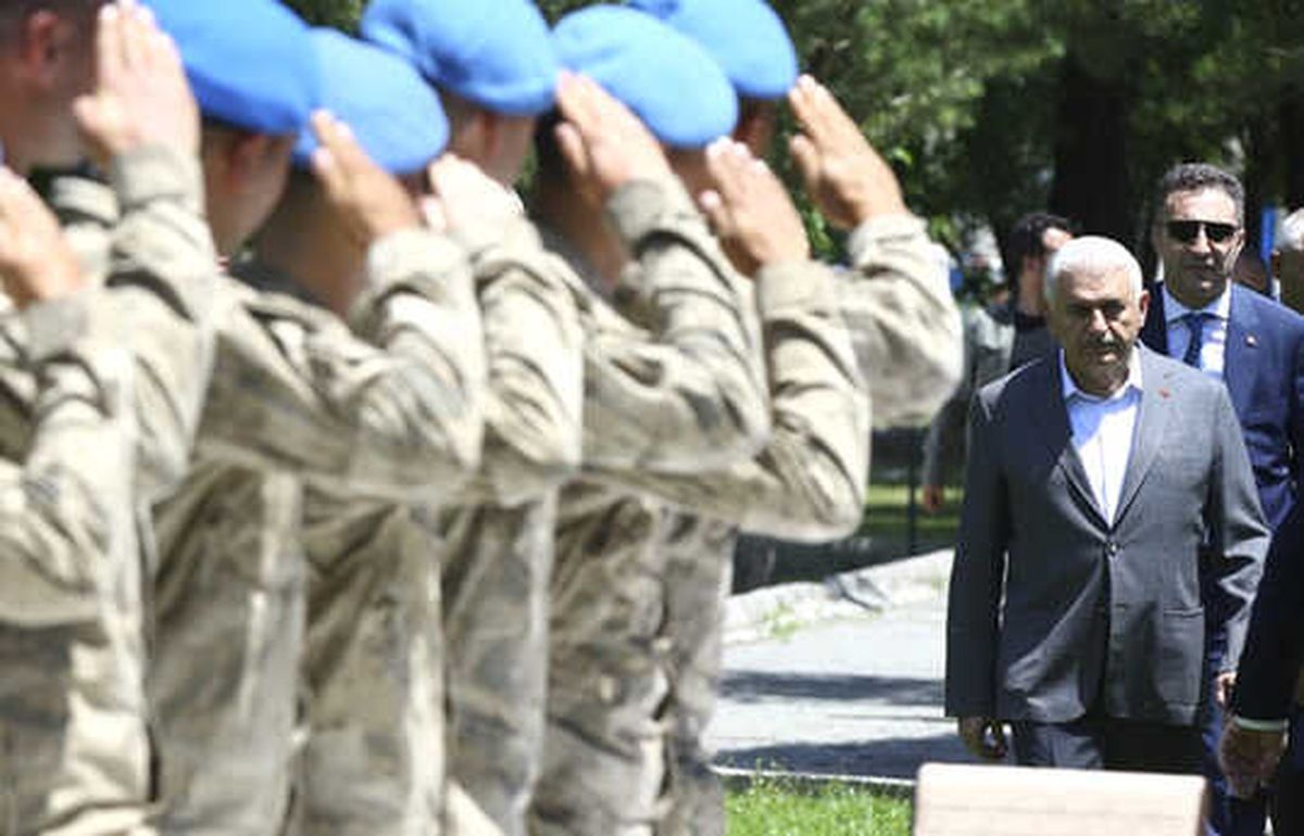 Yıldırım\'dan Komandolara Bayram Ziyareti