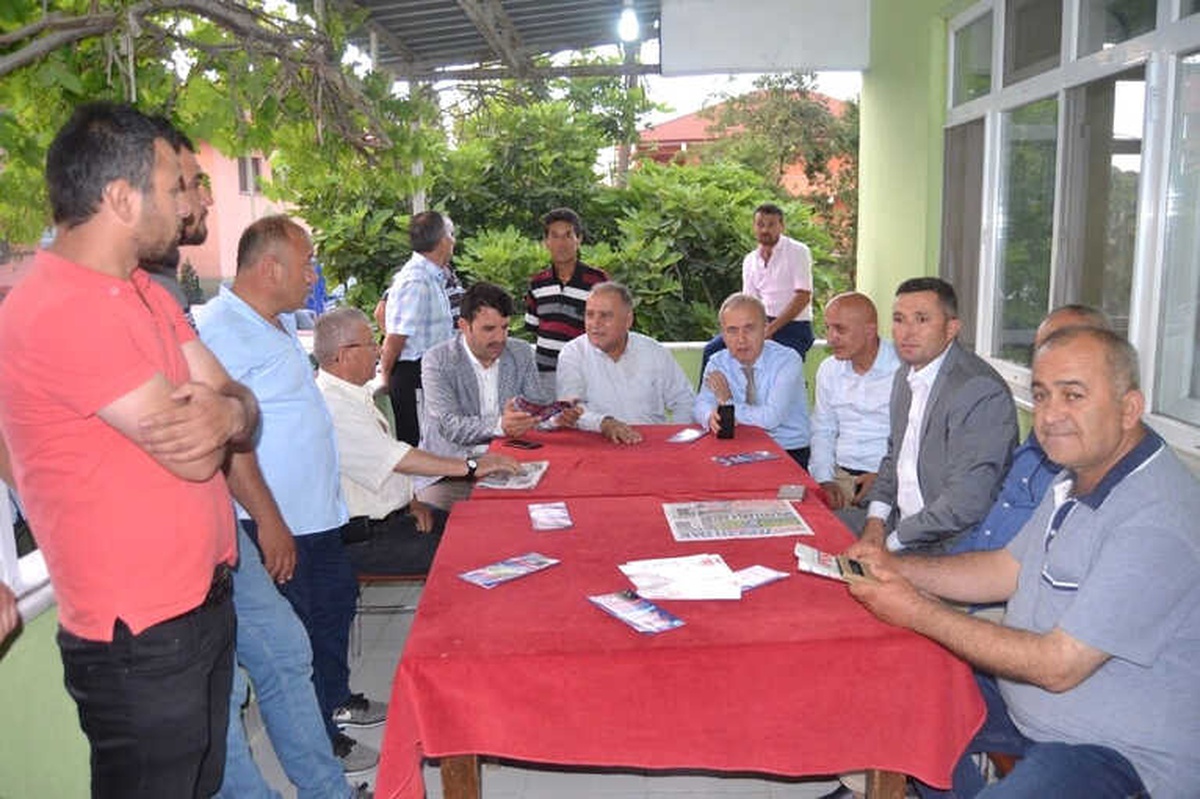 AK Parti\'den Köylere Bayram Çıkartması
