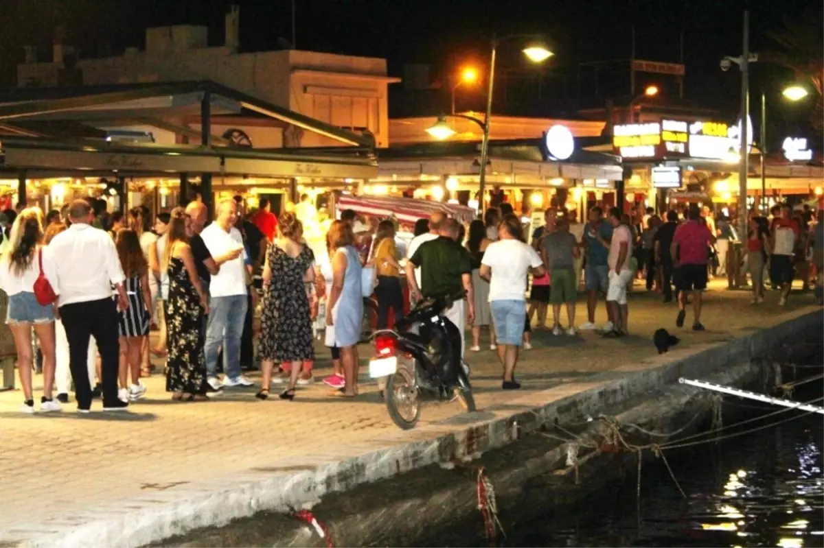 Ayvalık Ramazan Bayram\'ında Tatilcilerle Doldu Taştı