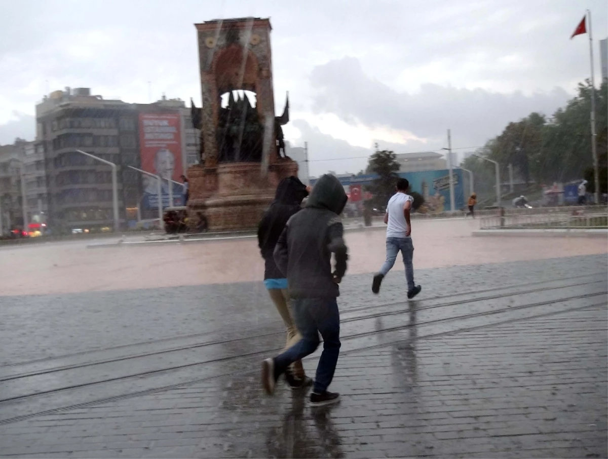 İstanbul\'da Metrekareye 35 Kilo Yağış Düştü