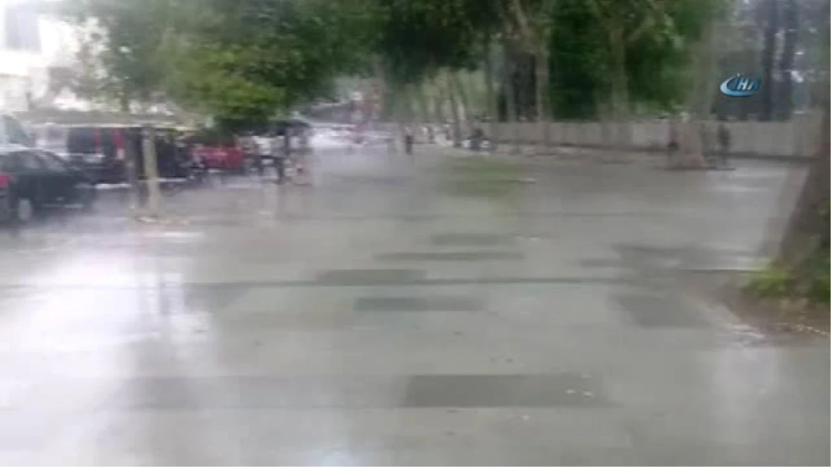 İstanbul\'da Şiddetli Yağmur Etkisini Gösterdi