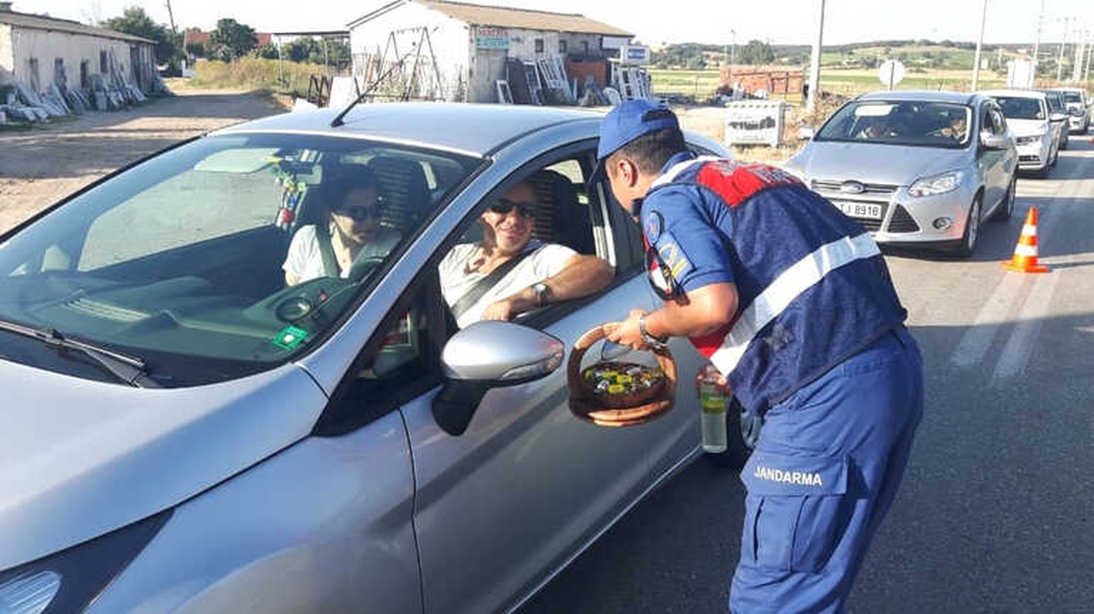 Jandarmadan Kolonyalı, Şekerli Bayram Uygulaması