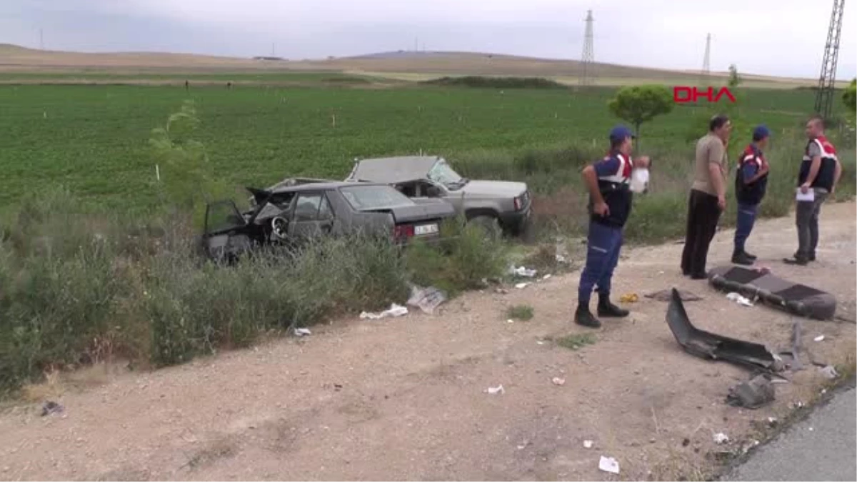 Konya Otomobil, Kamyonete Çarptı 6 Yaralı
