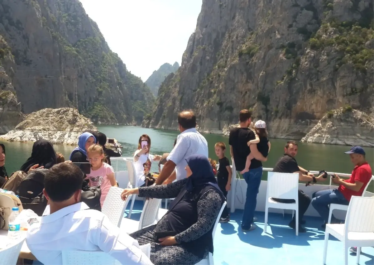 Şahinkaya Kanyonu, Tekne Sahiplerinin Yüzünü Güldürüyor