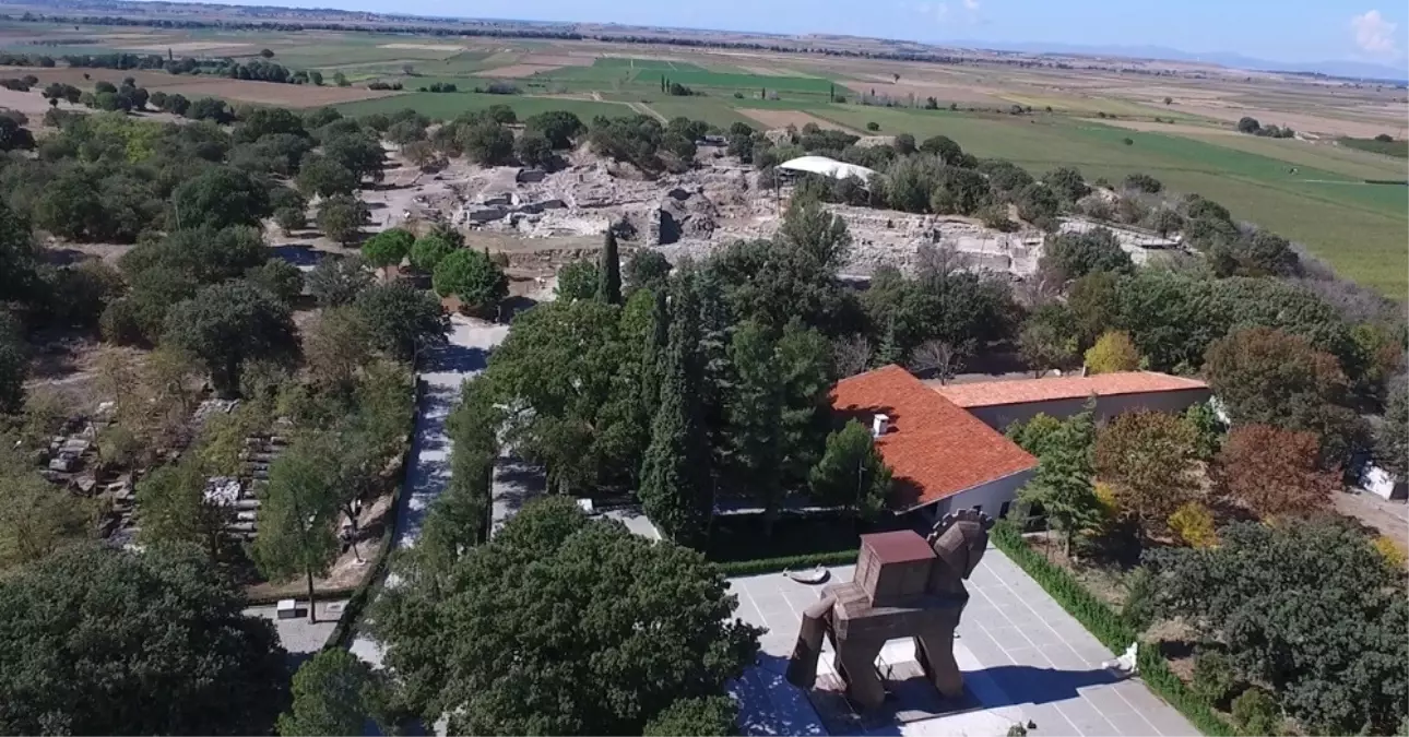 Troya\'nın Eşsiz Tarihi Havadan Görüntülendi