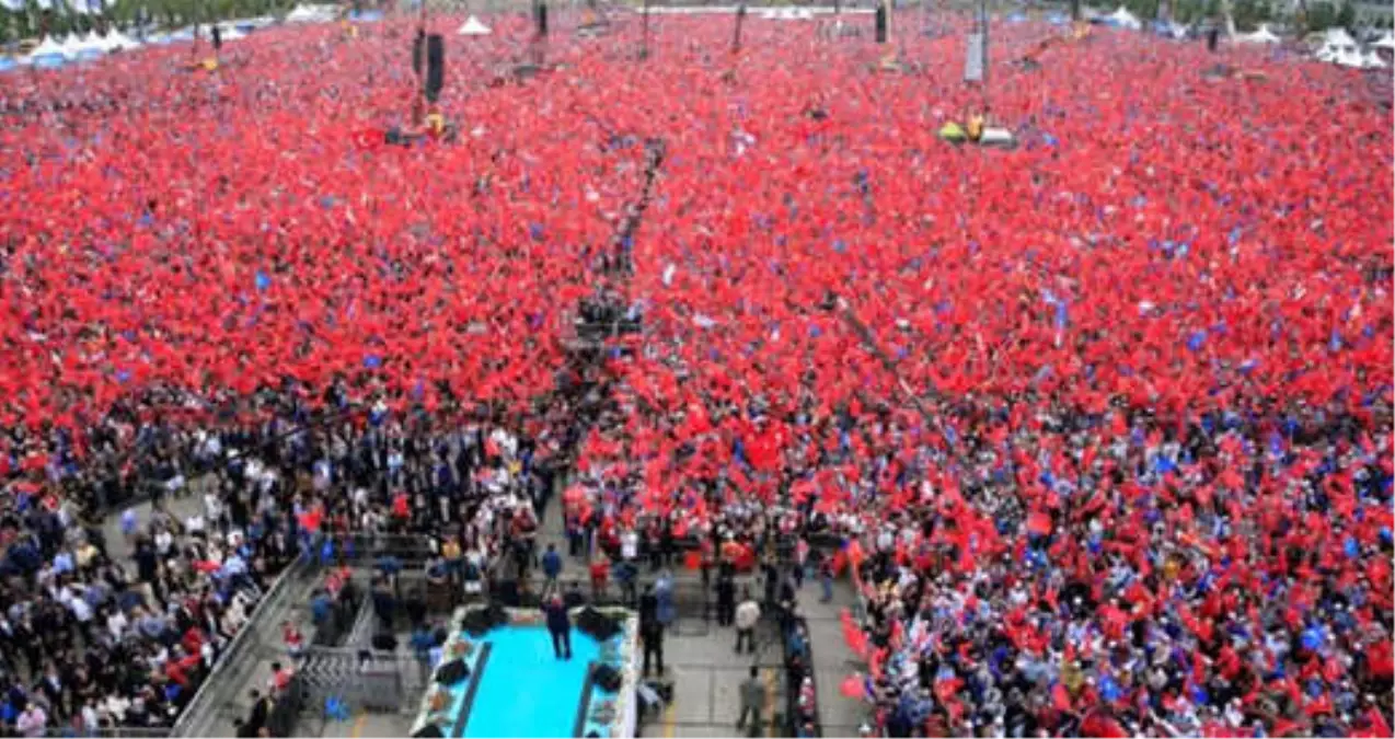 AK Parti\'nin Yenikapı\'daki Dev Mitingine 1 Milyon 300 Bin Kişi Katıldı