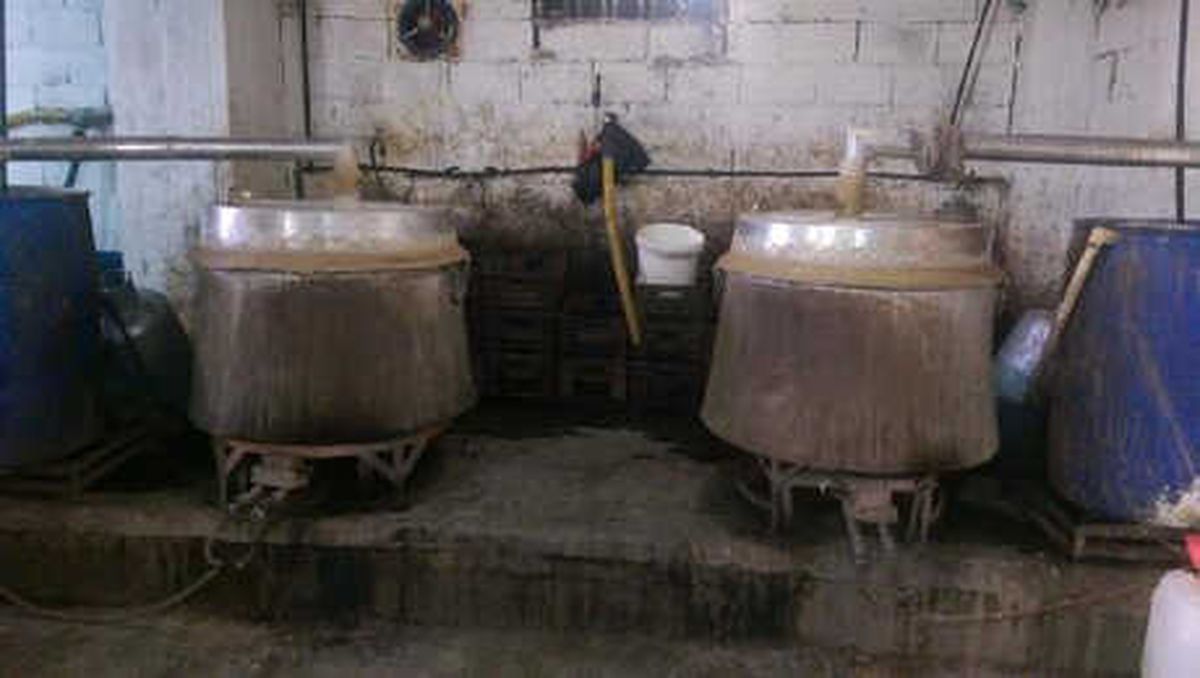 Adana\'da 42 Bin Litre Sahte Rakı Ele Geçirildi