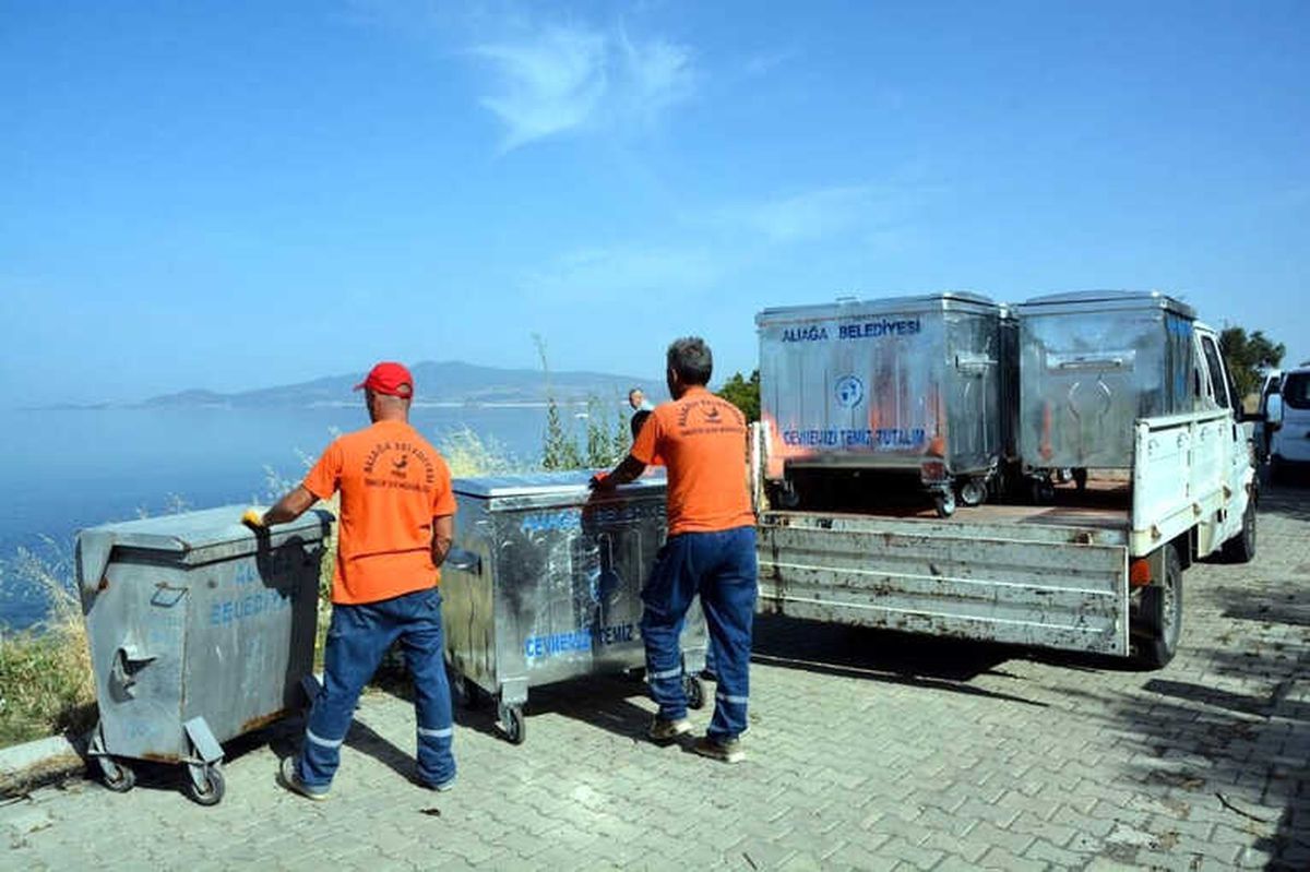 Aliağa\'da Çöp Konteynerleri Yeniledi