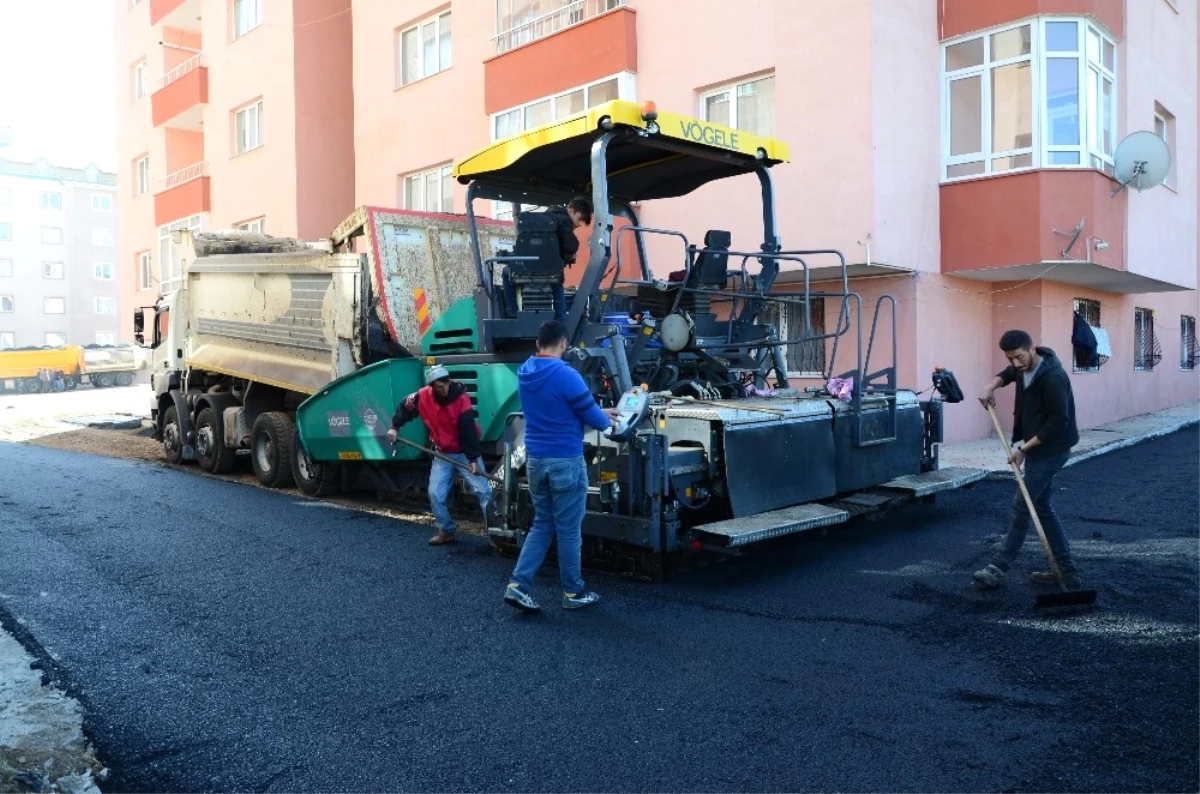 Başkan Bulutlar, Asfalt Çalışmalarını Yerinde İnceledi