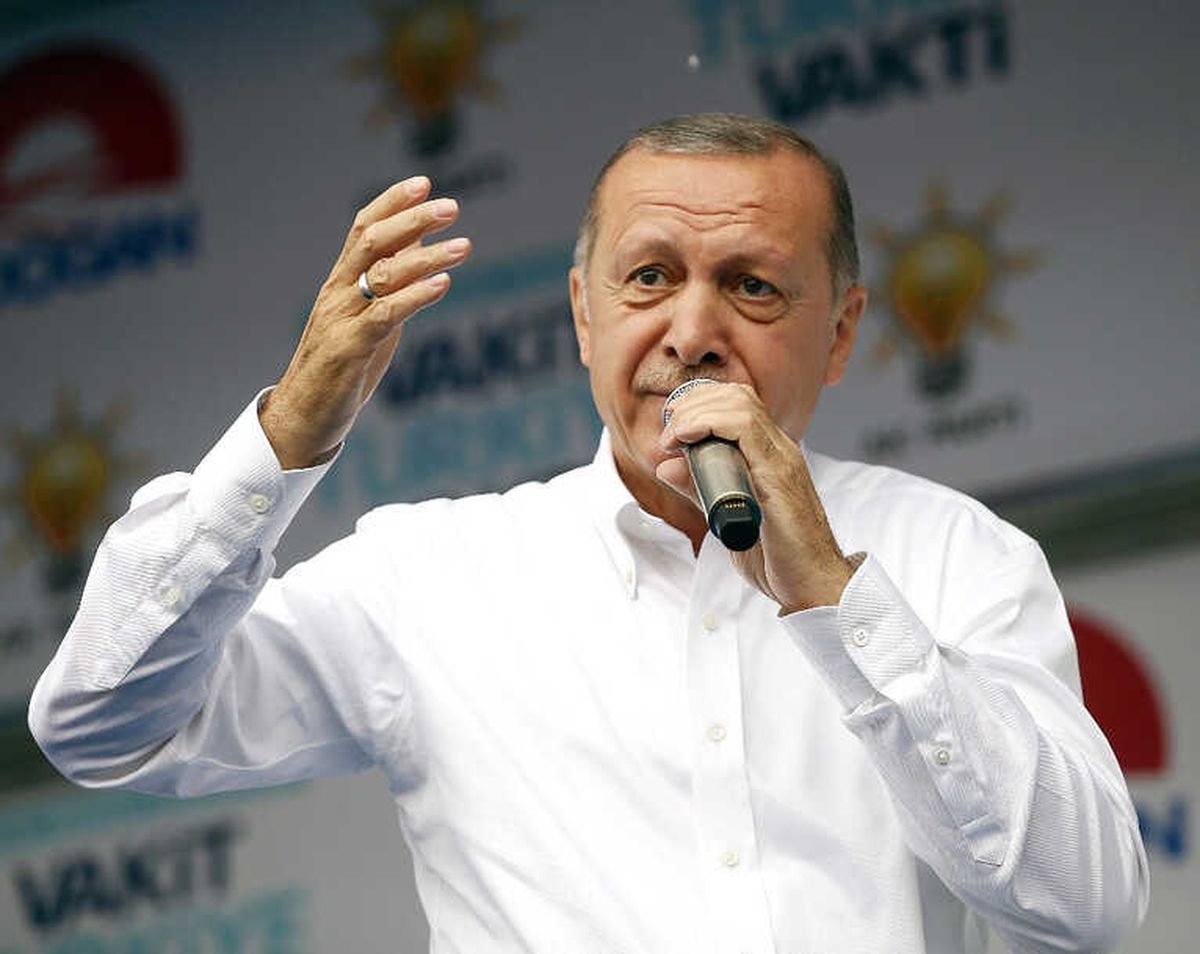 Bir de Bunun Şairlik Yönü Varmış..."