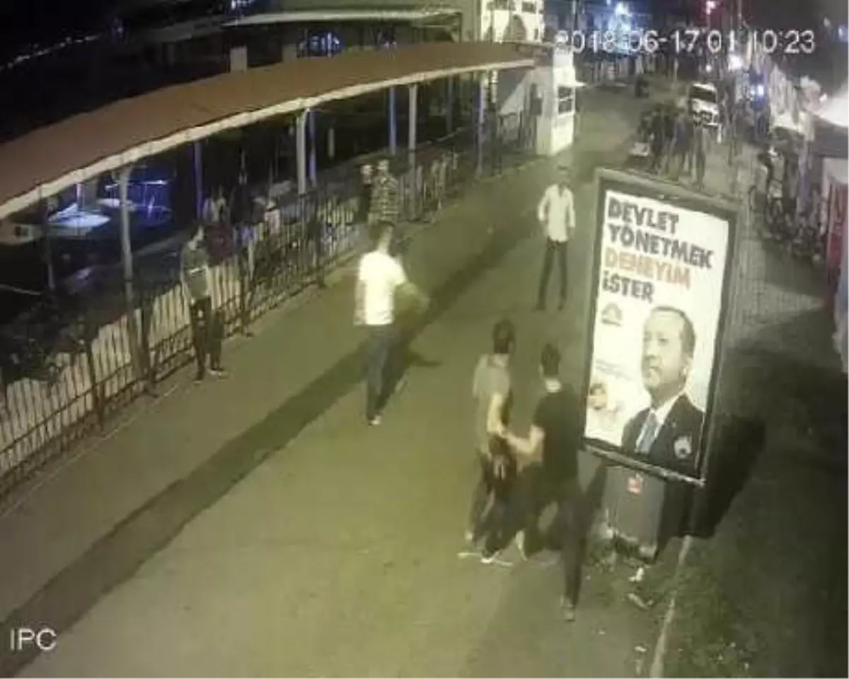 Büyükada\'da Seçim Standı Kavgasının Görüntüleri Ortaya Çıktı