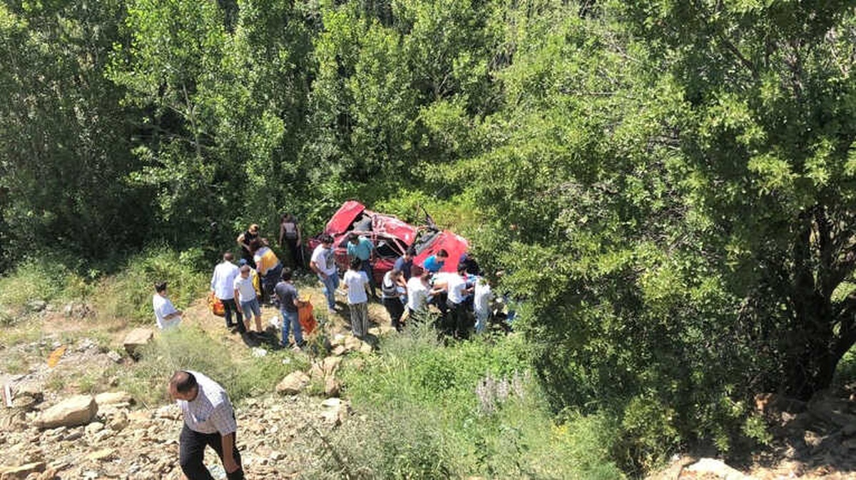 Çorum\'da İki Ayrı Trafik Kazası: 1 Ölü, 10 Yaralı