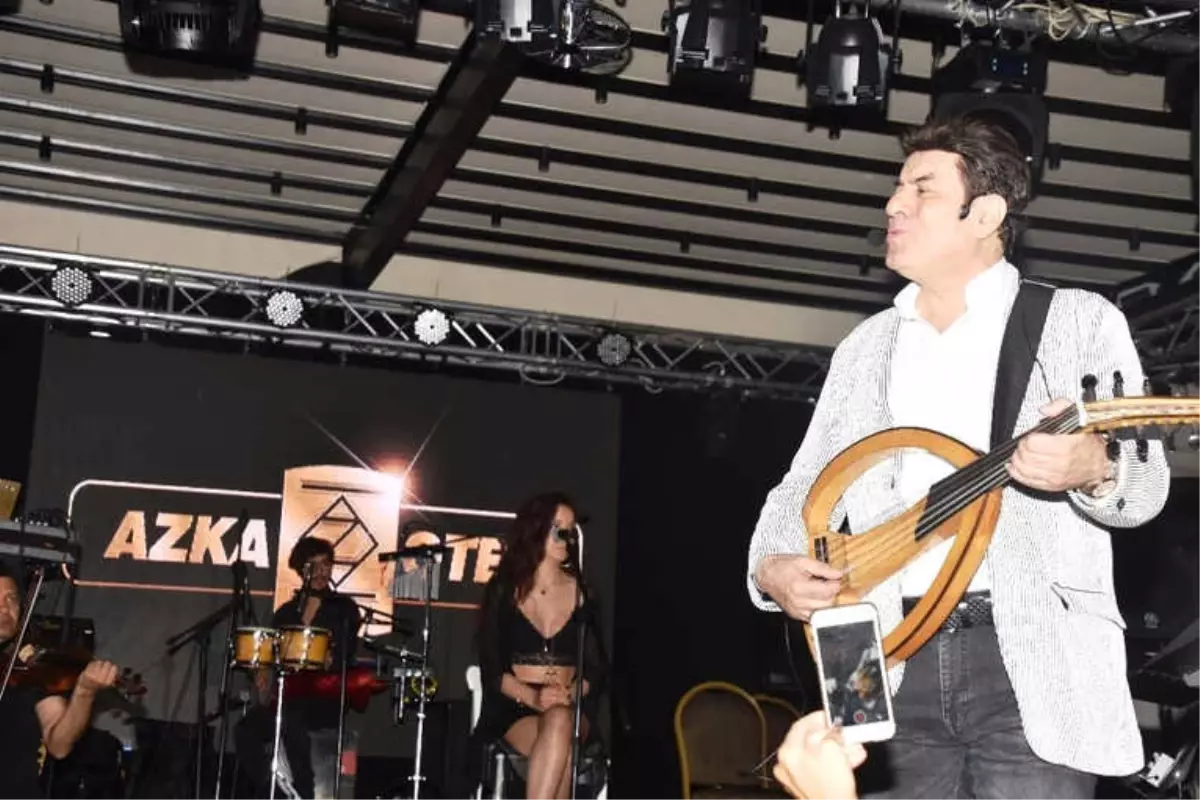 Coşkun Sabah\'ın Bodrum Konserinde Boşandığı Eş Sürprizi