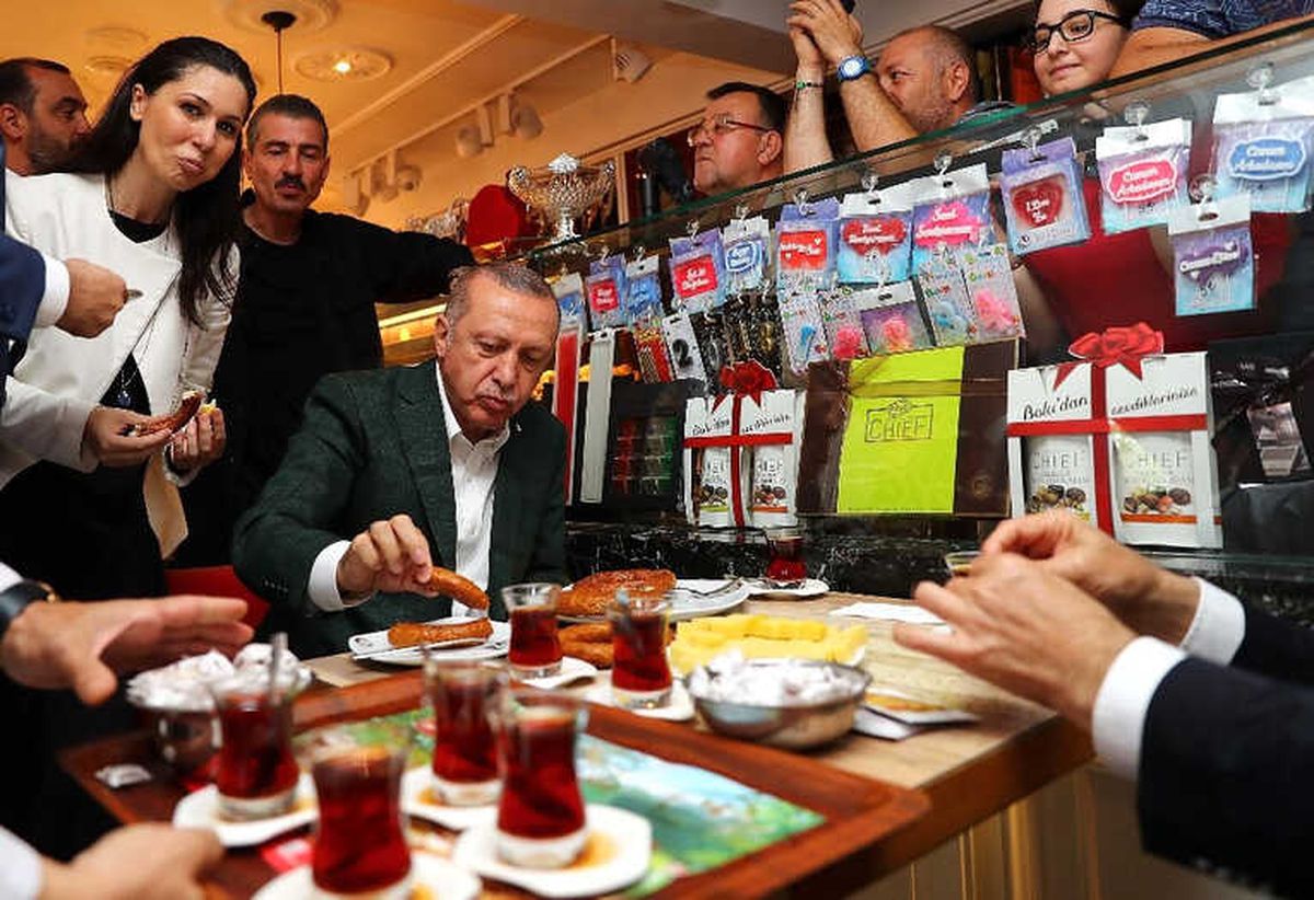 Cumhurbaşkanı Erdoğan Samsun Simidi Yedi