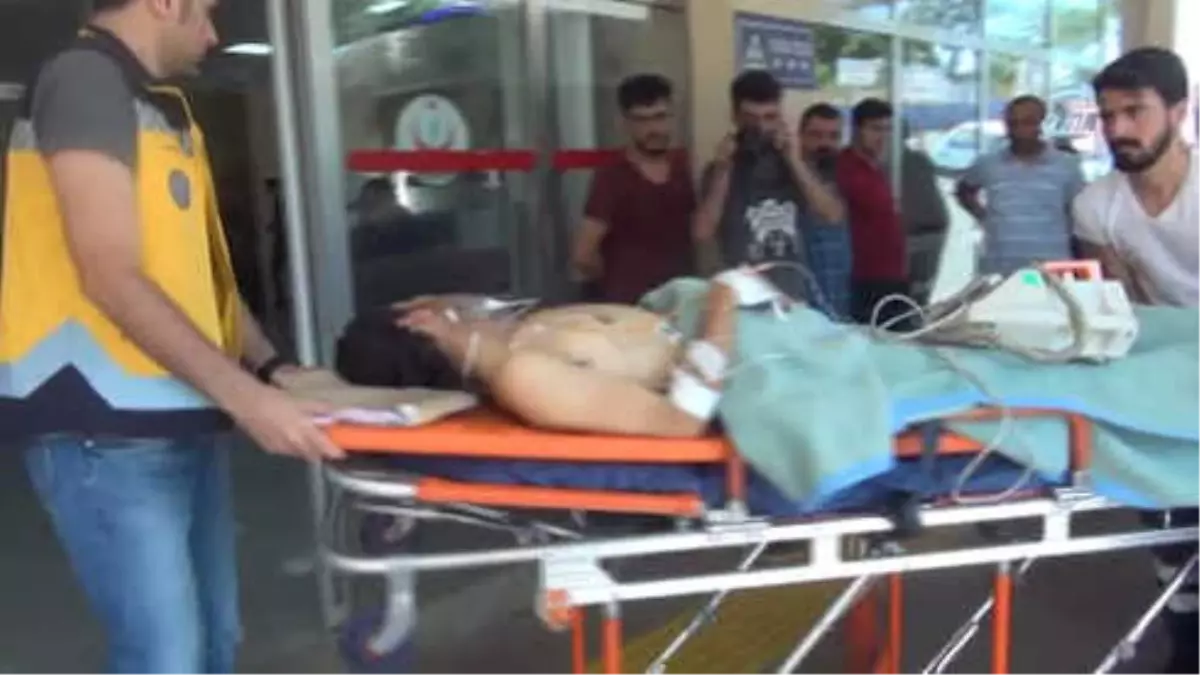 Dinlenmek İçin Uzadığı Kamyonun Altında Ezilerek Ağır Yaralandı