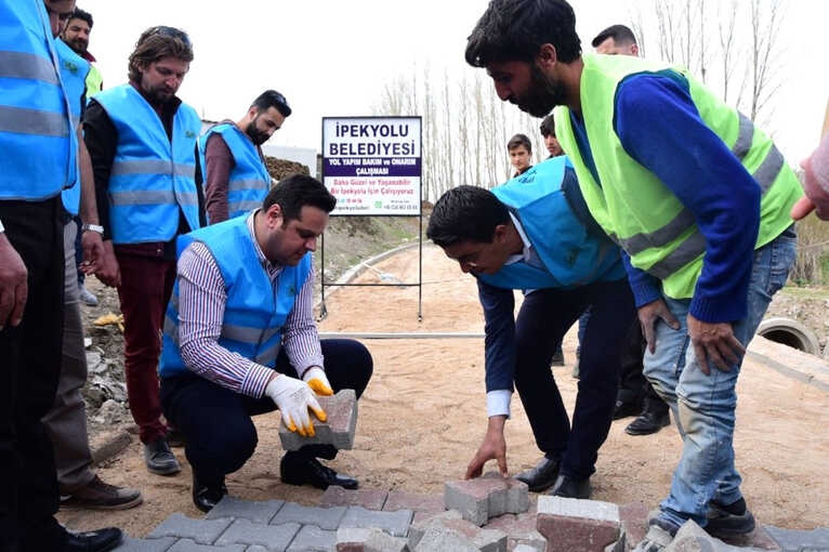 Gövelek Mahallesinde Yol Yapım Çalışması