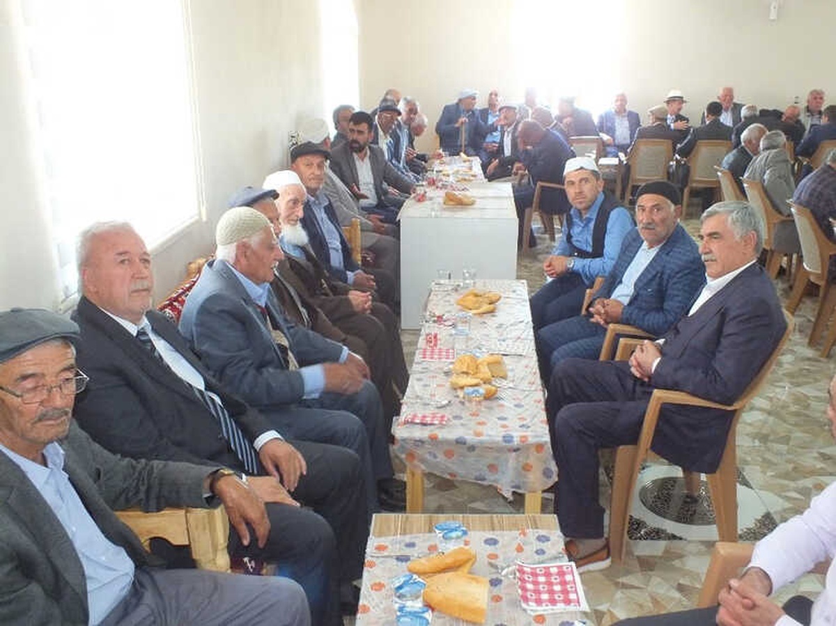 Hasene Aşiretinin Önde Geleni İçin Mevlit Yemeği