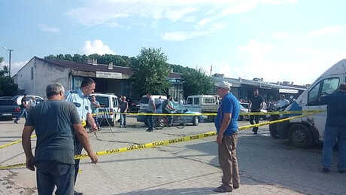Herkesin Gözü Önünde, Kurşun Yağmuruna Tutarak Öldürüp, Kaçtı