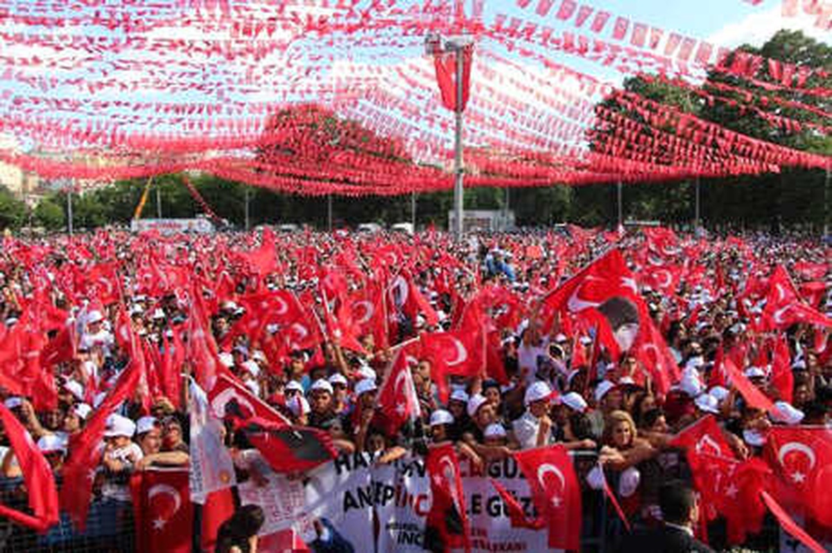İnce: Sürekli Geçmişi Kötülüyor Ama Çiller\'den Medet Umuyor (2)