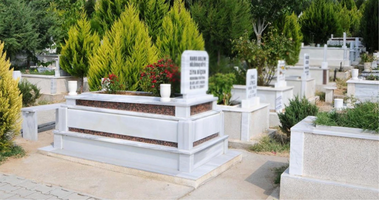 İstanbul\'da 2,5 Yıl Sonra Mezar Yeri Kalmayacak