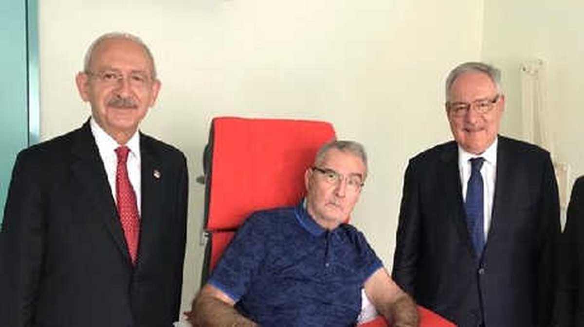 Kılıçdaroğlu, Baykal\'ı Ziyaret Etti