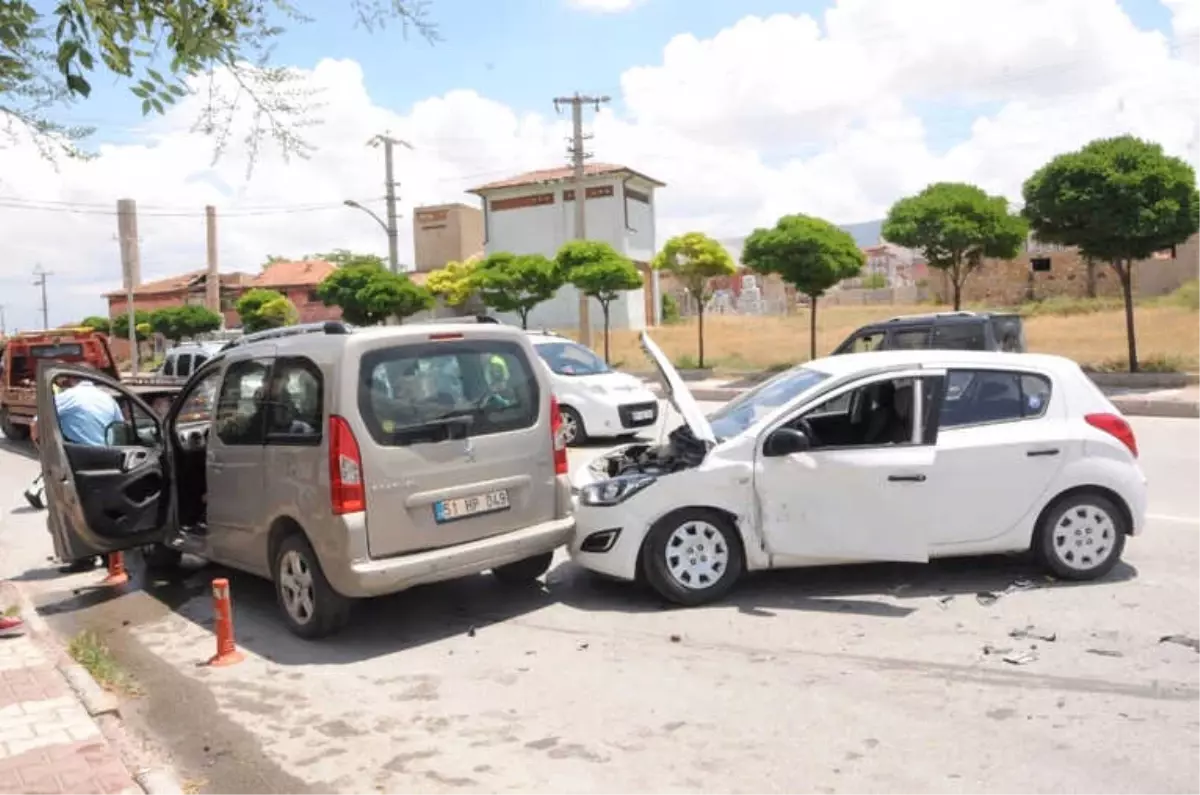 Niğde\'de Trafik Kazası: 1 Yaralı