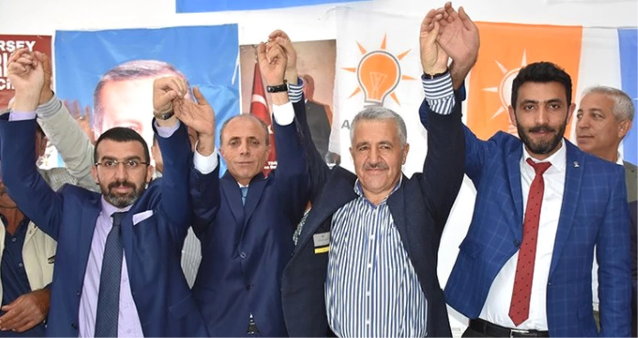 Saadet Partisi\'nden İstifa Eden 24 Kişi AK Parti\'ye Geçti