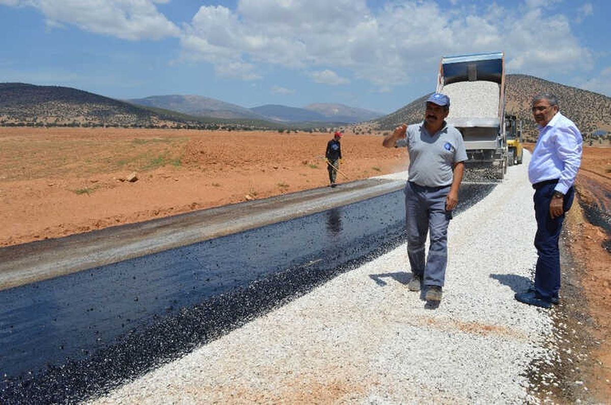 Serik ve Korkuteli\'de Asfalt Çalışması
