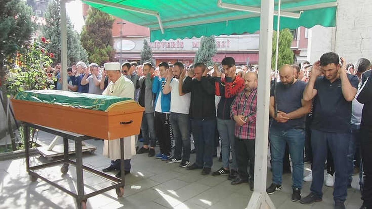 Uyuşturucudan Öldüğü İddia Edilen Genç Toprağa Verildi