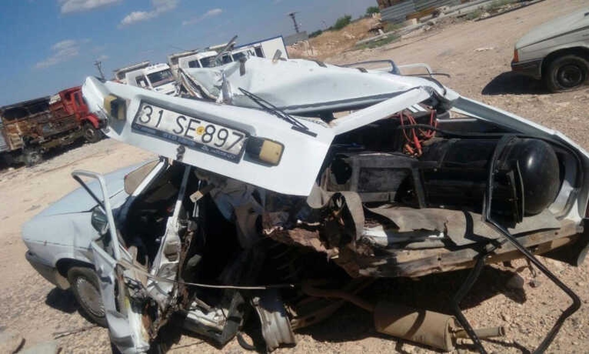 Yolda Arıza Yapan Otomobile Tır Çarptı