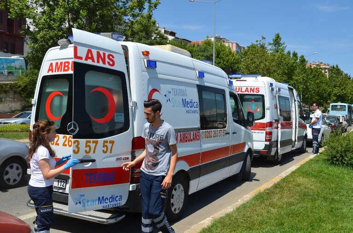 2 Minibüs Çarpıştı, 4 Yolcu Yaralandı