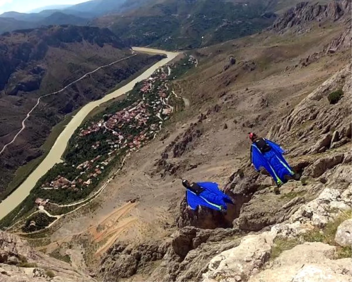 200 Kilometre Hızla İzleyenlerin Üzerinden Uçtular