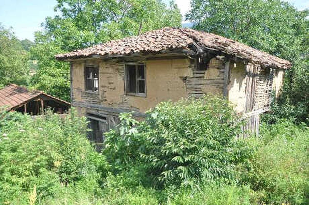 300 Yıllık Cami Kaderine Terk Edildi