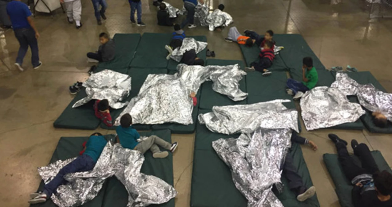ABD\'nin Göçmen Çocukları Ailelerinden Zorla Ayırıp Tuttuğu Kamplar Büyük Tepki Çekti