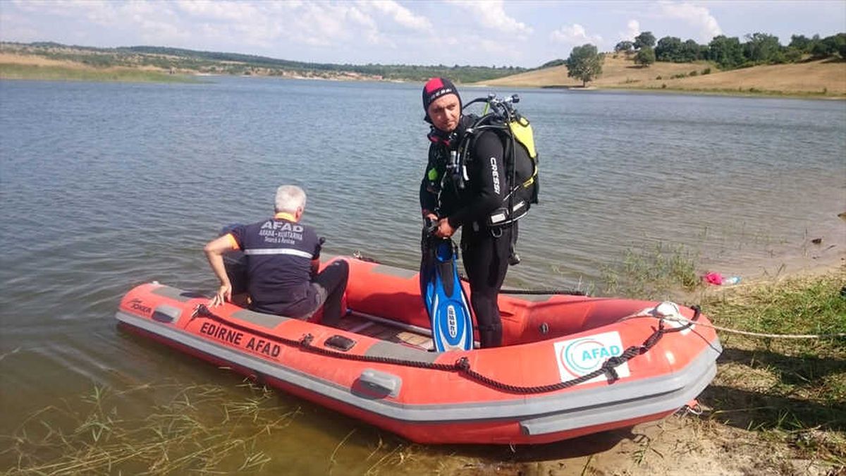 Afganistanlı Genç Gölette Boğuldu