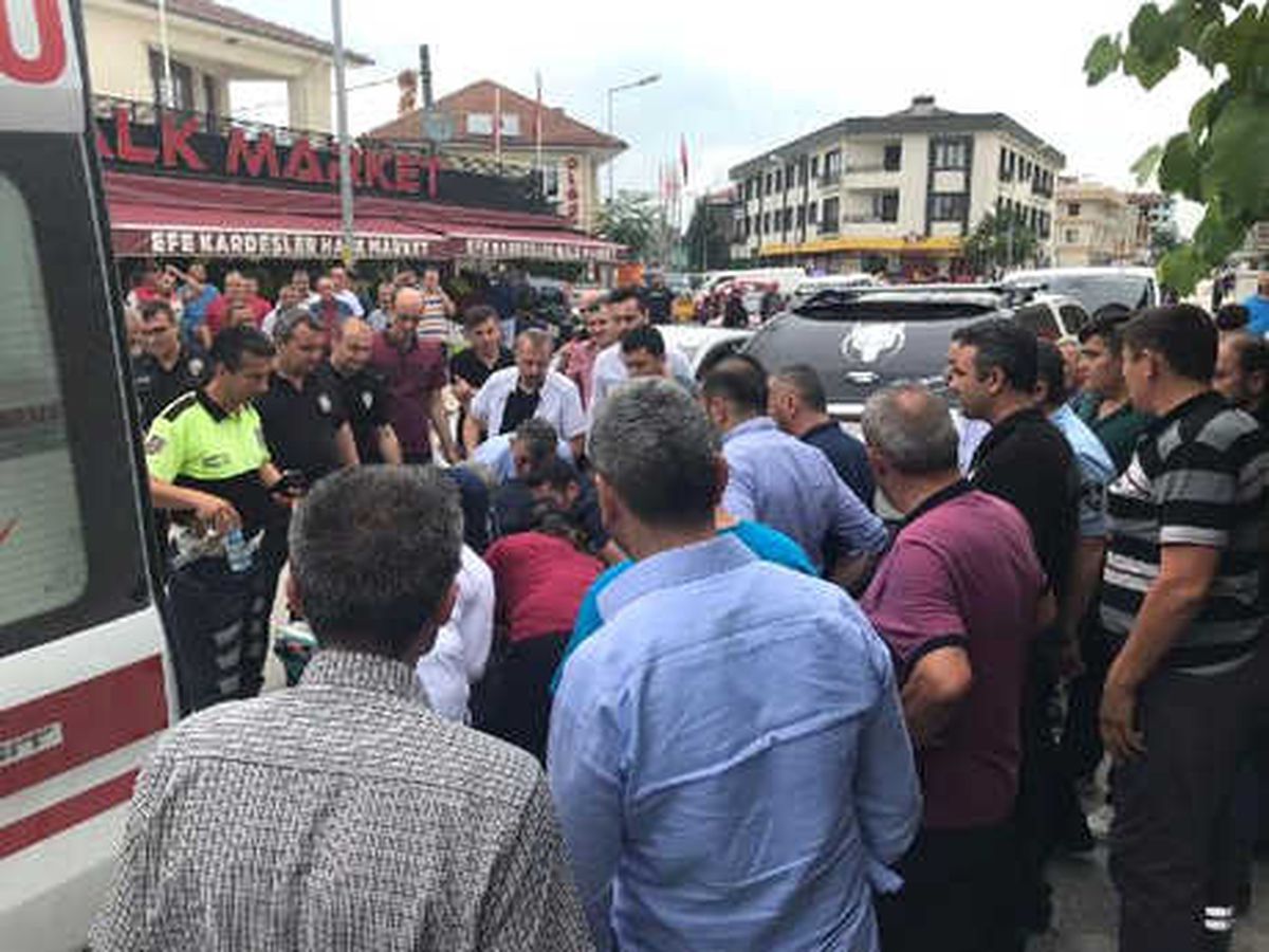 Akşener\'in Mitinginde Görevli Polis, Kalp Spazmı Geçirdi