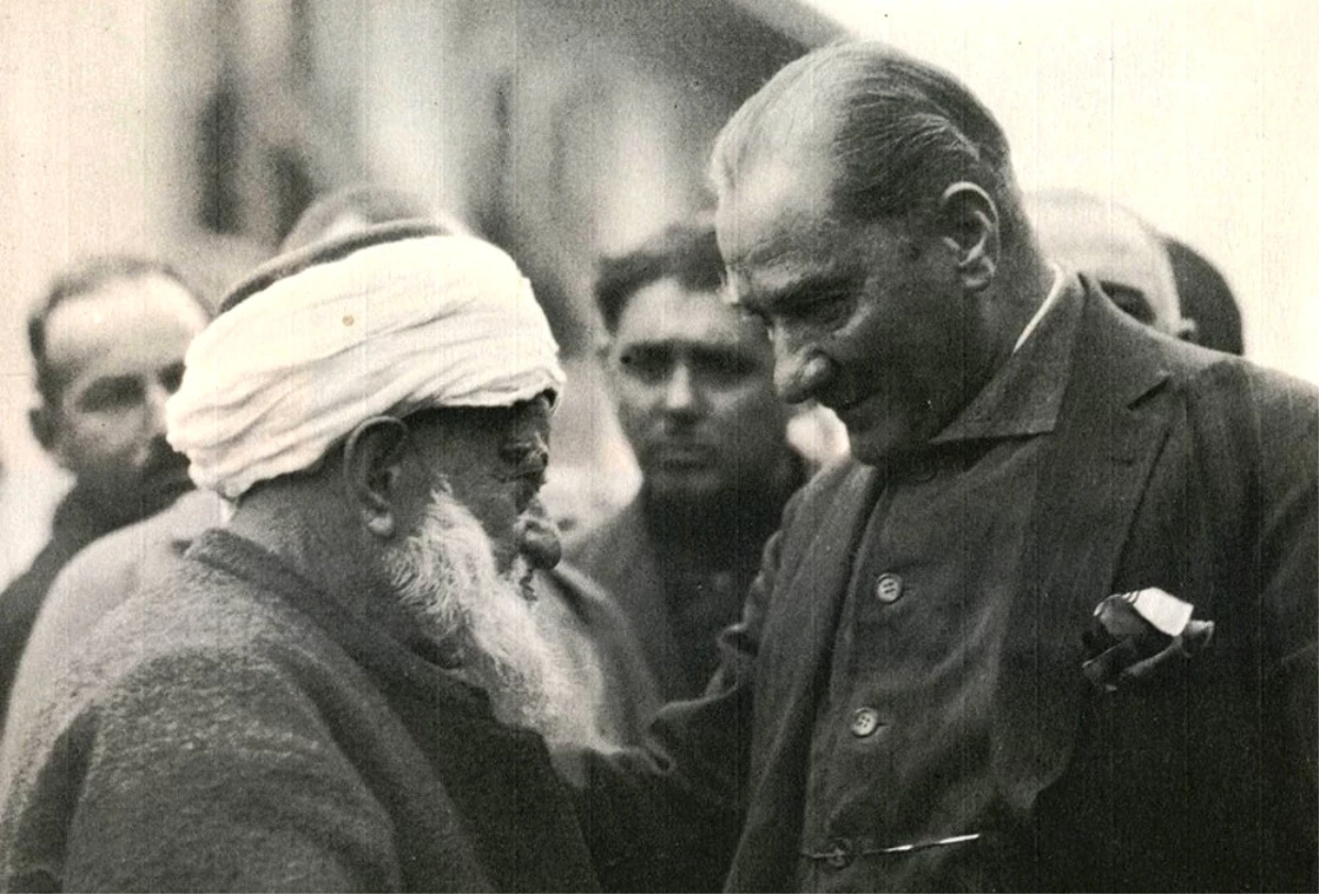 Atatürk\'e Destek İçin Altınlarını Veren Din Adamı
