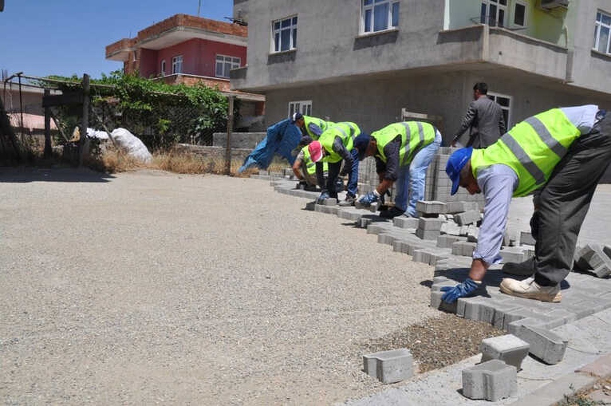 Batman\'da 5 Mahalleye 120 Bin Metrekare Parke Taşı Döşenecek