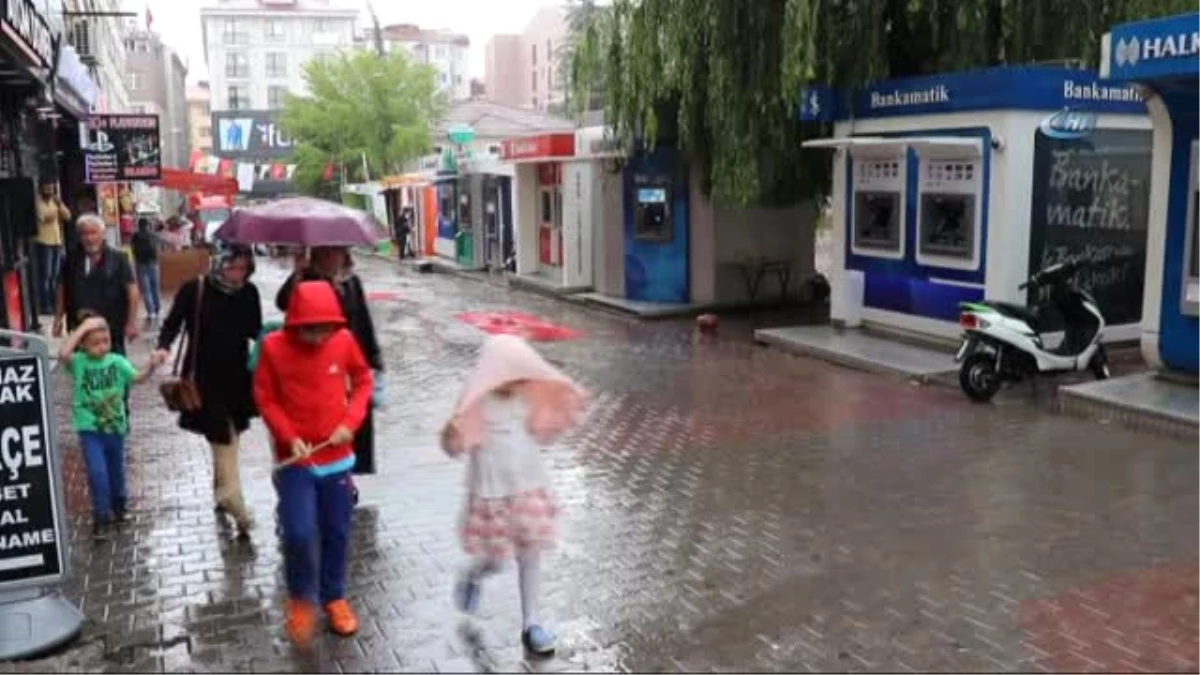 Bolu\'da Sağanak Yağmur Alt Geçitlerde Su Baskınına Neden Oldu