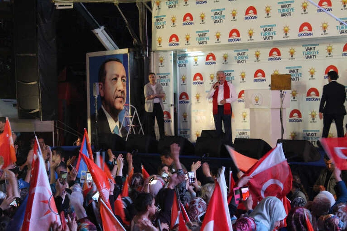 Bu Yıkım Ekibinin Enkazını Pazar Günü Kaldıralım Mı?"