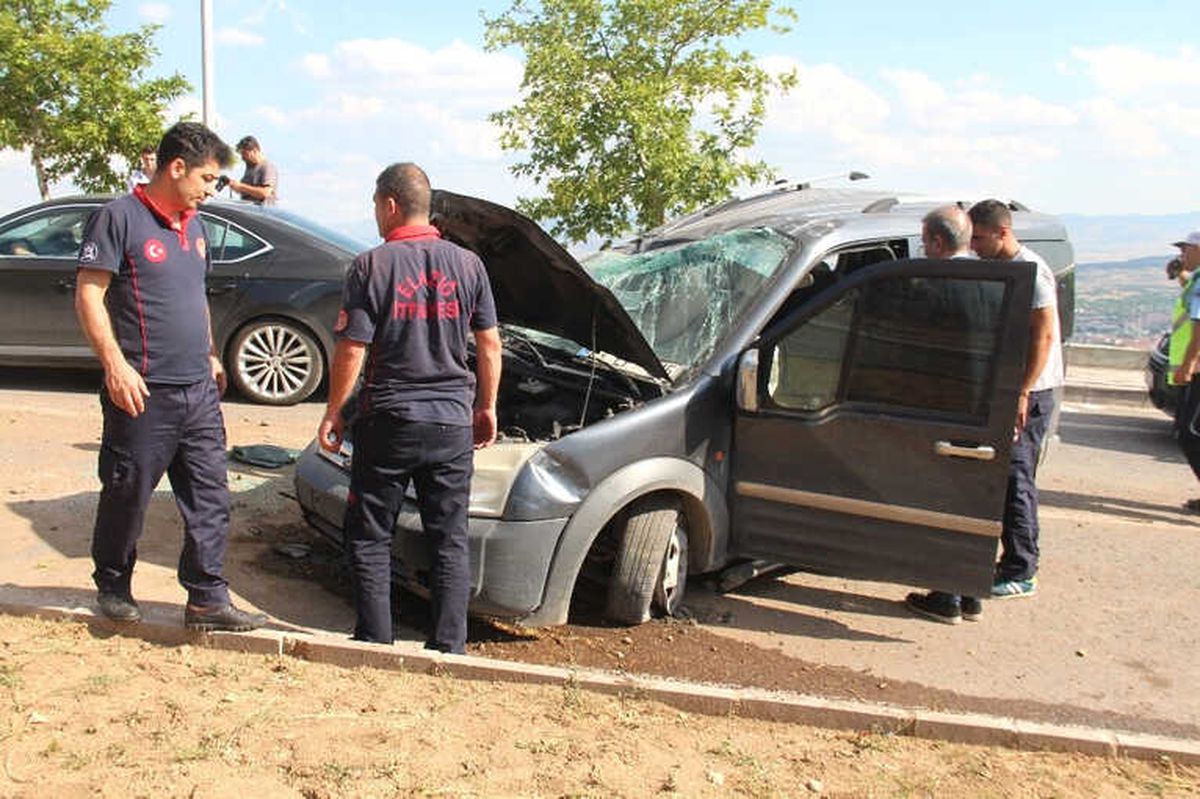 Elazığ\'da İki Ayrı Kaza: 4 Yaralı