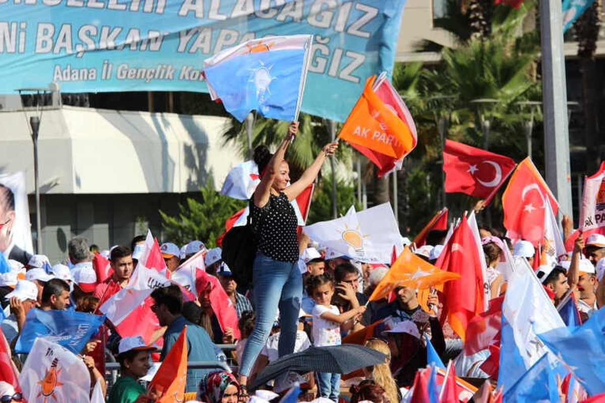 Erdoğan: "Biz Fetö\'cülere Koltuk Değneği Olmanın Değil Terörün Belini Kırmanın Derdindeyiz" (2)