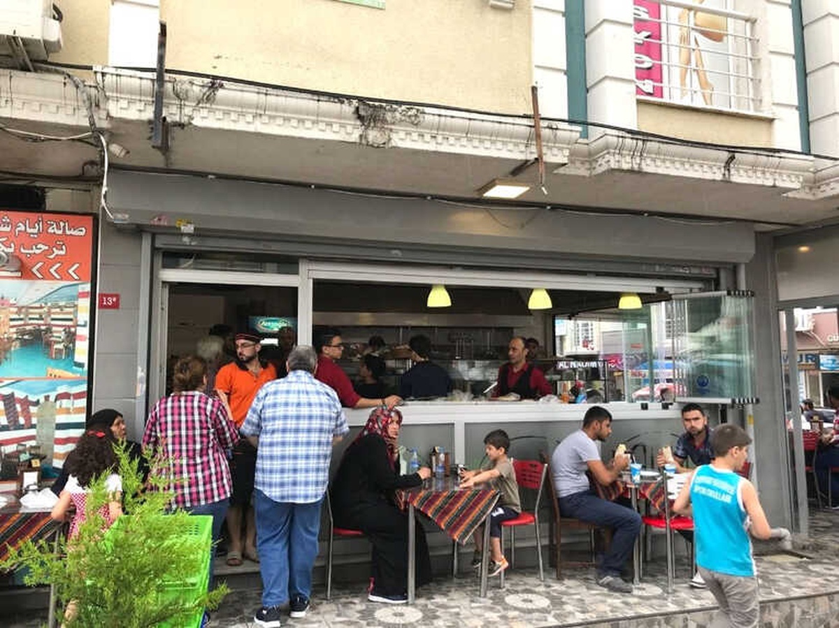 Esenyurt\'ta Zabıtadan Suriyelilerin İşlettiği Lokantalara Operasyon