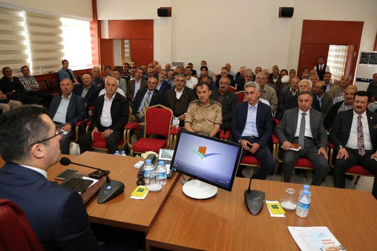 Gümüşhane\'de Köy Muhtarları İmar Barışı Hakkında Bilgilendirildi