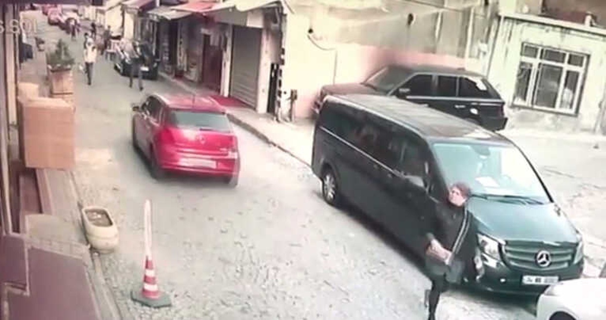 Hırsızlık ve Kapkaç Suçundan Aranan Şahıs Eğlence Merkezinde Yakalandı